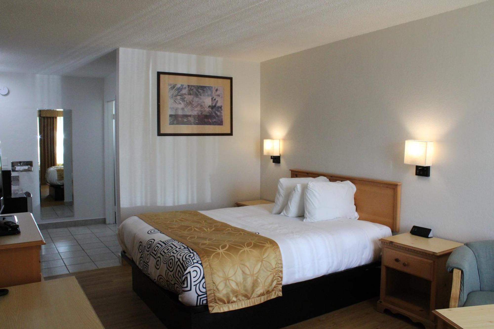 Pine Tree Inn Medford Buitenkant foto